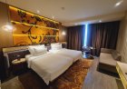 Menikmati Kolam Renang Air Hangat di Grand Mercure Malang Mirama